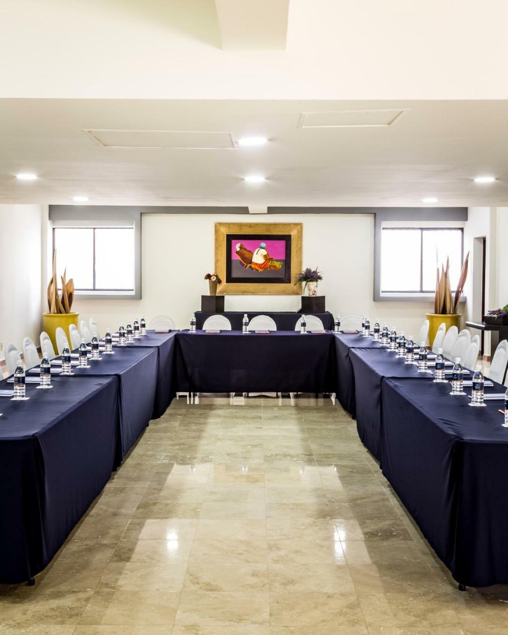 Imperio De Angeles Executive Leon Poliforum Екстер'єр фото